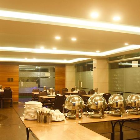 Hotel Om International 戈卡尔纳 外观 照片