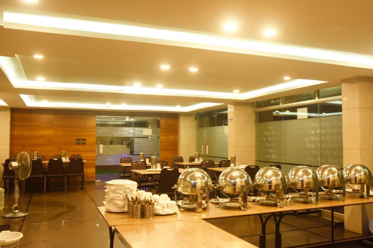Hotel Om International 戈卡尔纳 外观 照片