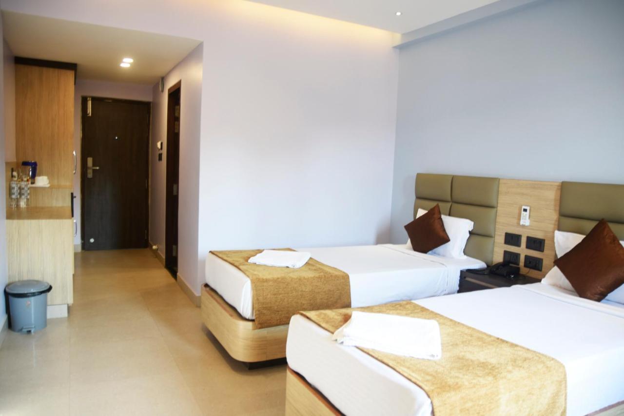 Hotel Om International 戈卡尔纳 外观 照片