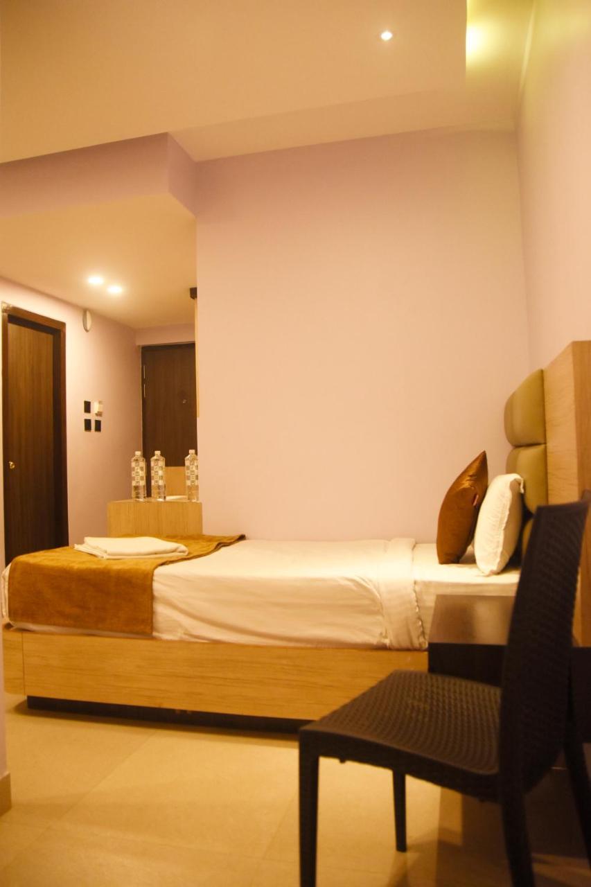 Hotel Om International 戈卡尔纳 外观 照片